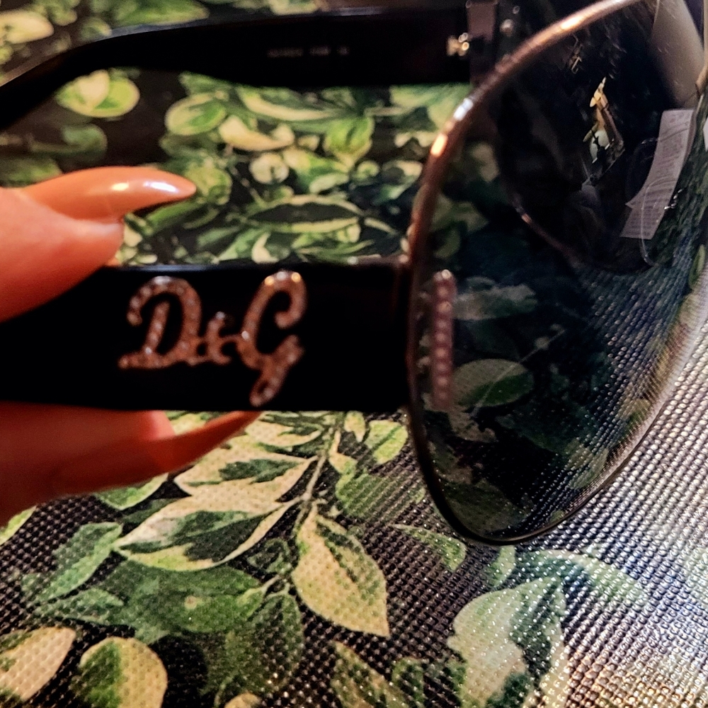 Dolce and Gabbana Black and sliver with Swarovski crystal's sunglasses π - Picture 4 of 11
